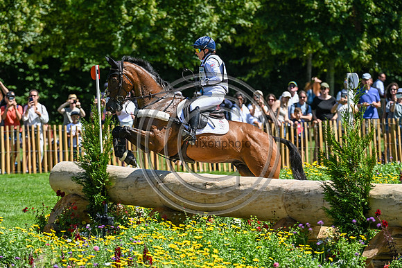 Laura COLLETT_LONDON 52_Paris24_PN24_151683-2
