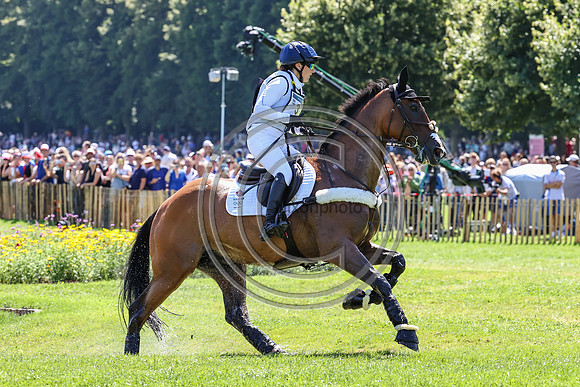 Laura COLLETT_LONDON 52_Paris24_PN24_170044