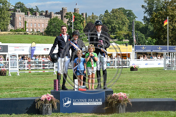 PrizeGiving_SPIHT25_PN34985