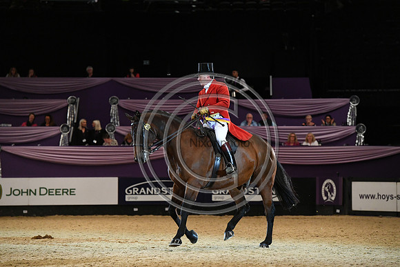 HOYS  04 10 2018