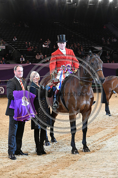 HOYS  04 10 2018