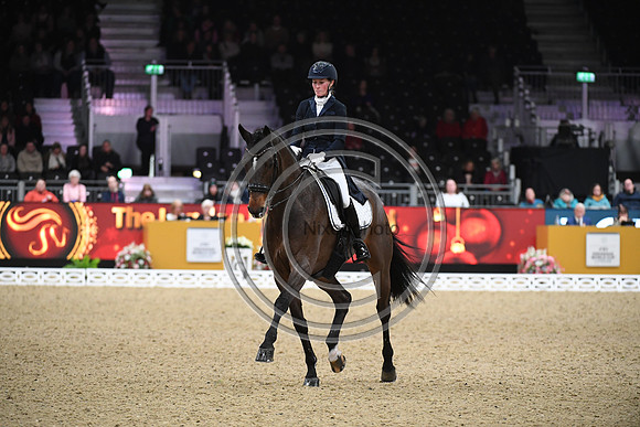 Helen LANGEHANENBERG_ANNABELLE 110_LIHS_PN22_58425