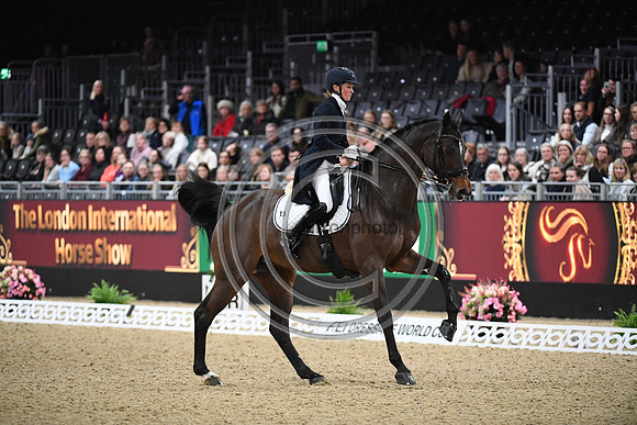 Helen LANGEHANENBERG_ANNABELLE 110_LIHS_PN22_58462