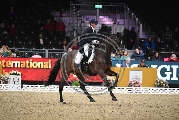 Helen LANGEHANENBERG_ANNABELLE 110_LIHS_PN22_58475