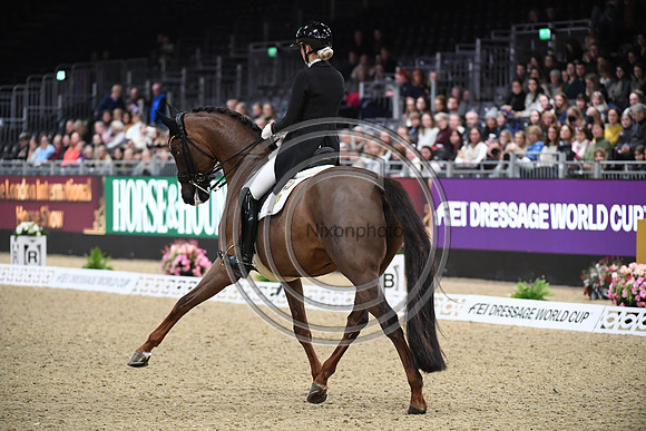 Simone PEARCE_FIDERDANCE_LIHS_PN22_58265
