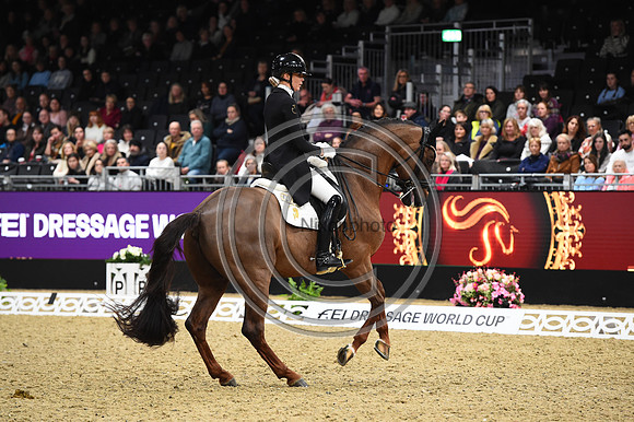 Simone PEARCE_FIDERDANCE_LIHS_PN22_58295