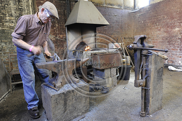 Bernie Tidmarsh_Farrier_PN13_51919
