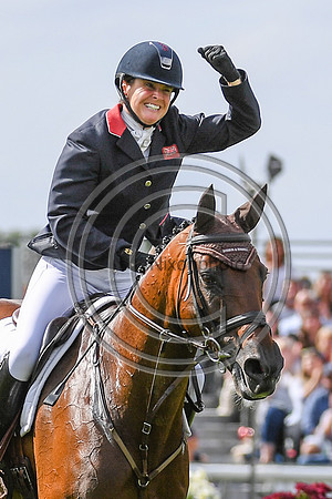 PiggyMarch_VanirKamira_LRBHT_PN22_42583