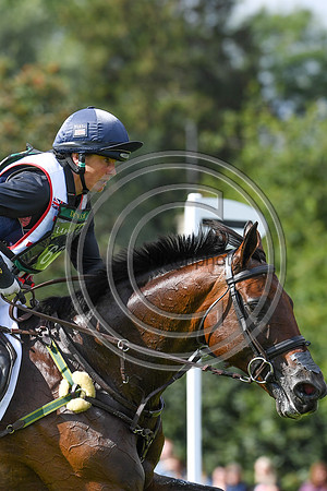 Piggy French_VANIR KAMIRA_LRBHT_PN19_120392