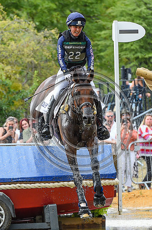 PiggyMarch_VanirKamira_LRBHT_PN22_44548