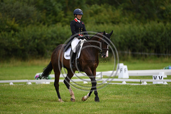 Laura Collett_FETICHE DES ROUGES_BHT_PN22_81379