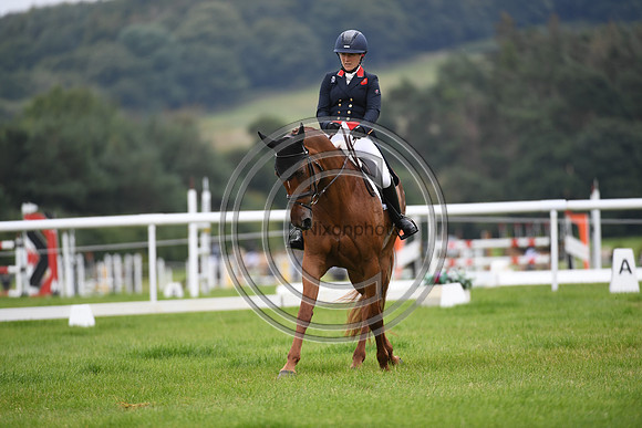 Laura Collett_BLING_BHT_PN22_81289