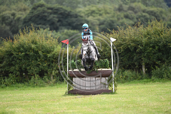 Izzy Taylor_HATHAWAY ROYALE_BHT_PN22_82552