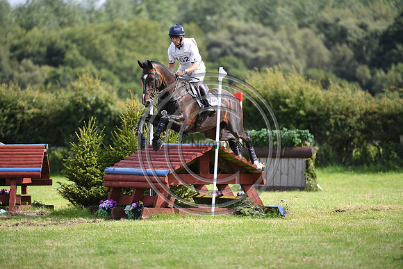 Harry Meade_CAVALIER CRYSTAL_BHT_PN22_82678