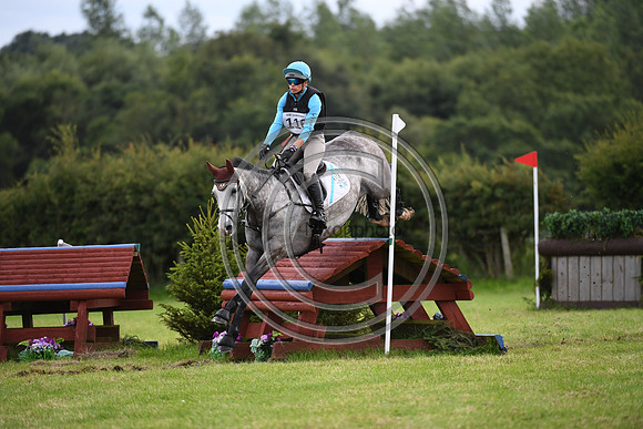 Izzy Taylor_HATHAWAY ROYALE_BHT_PN22_82556