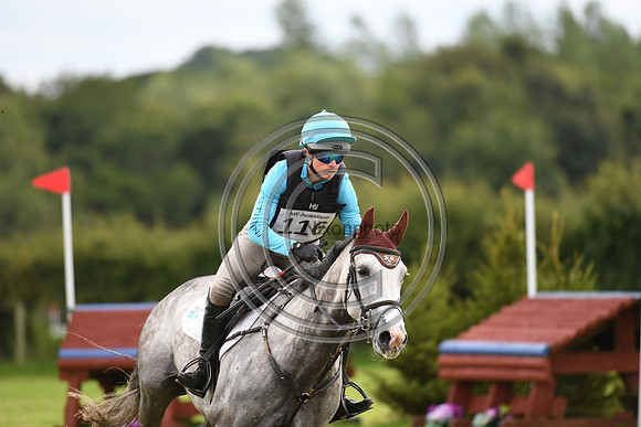 Izzy Taylor_HATHAWAY ROYALE_BHT_PN22_82557