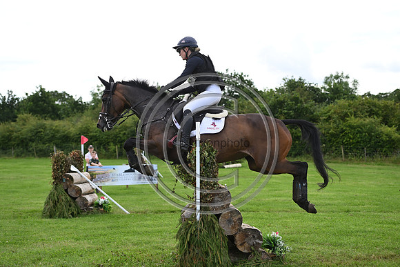 Holly Woodhead_CAUNTON WELL CONNECTED_BHT_PN22_81920