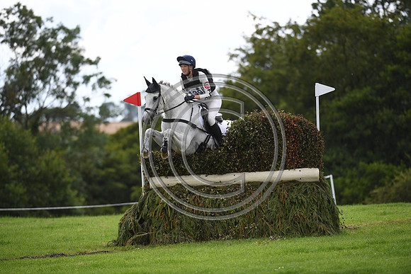 Grace Botterell_DIAMOND PIPPIN_BHT_PN22_82563