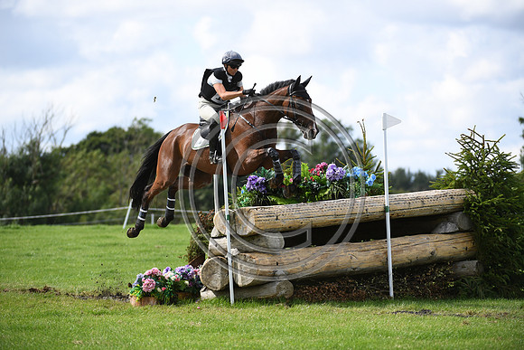 Jeanette Brakewell_DRUMGIVEN MR CHARISMA_BHT_PN22_82634
