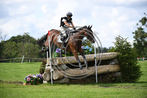 Jeanette Brakewell_DRUMGIVEN MR CHARISMA_BHT_PN22_82635