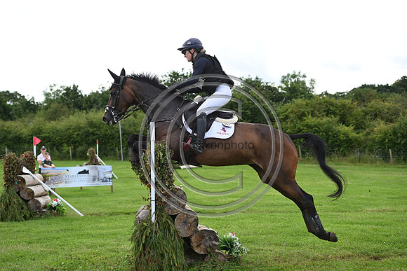Holly Woodhead_CAUNTON WELL CONNECTED_BHT_PN22_81919