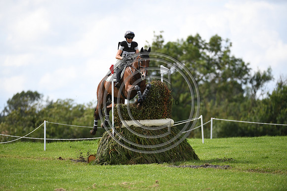 Jeanette Brakewell_DRUMGIVEN MR CHARISMA_BHT_PN22_82631