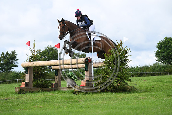 Emily Barrett_OAKFIELD COOLEY_BHT_PN22_81890