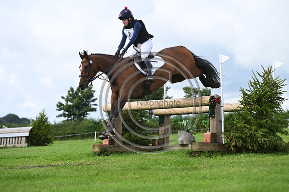 Emily Barrett_OAKFIELD COOLEY_BHT_PN22_81893