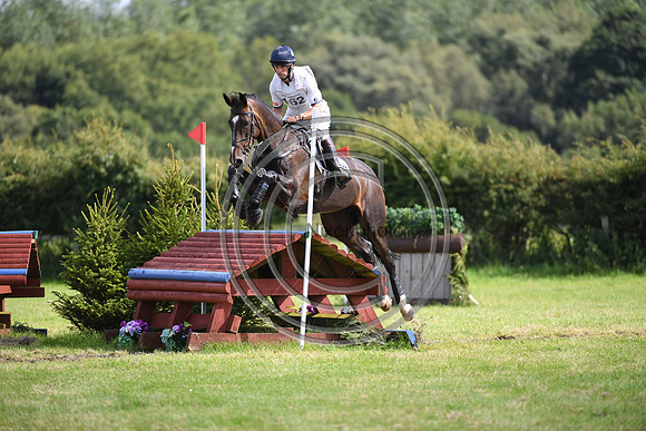Harry Meade_CAVALIER CRYSTAL_BHT_PN22_82677