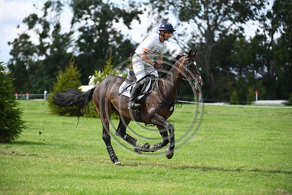 Harry Meade_CAVALIER CRYSTAL_BHT_PN22_82672