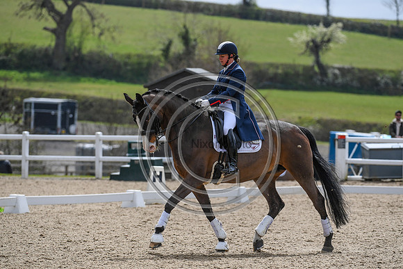 Liz Diegutis_Saskia Hit_EliteTrainingComp_PN21_2276