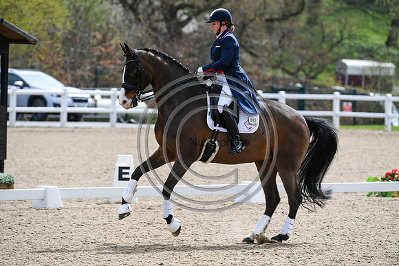 Liz Diegutis_Saskia Hit_EliteTrainingComp_PN21_2295