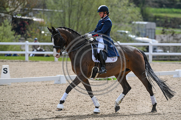 Liz Diegutis_Saskia Hit_EliteTrainingComp_PN21_2296