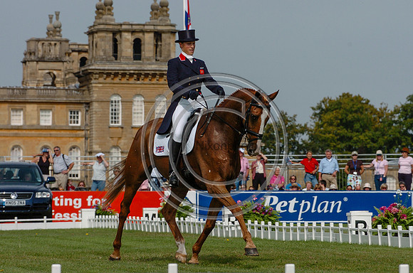 05PhillipsZ_ToytownBlen1374