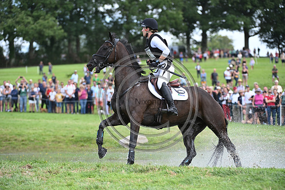 Felicity WARD_REGAL BOUNTY_EUR3DE23_91418