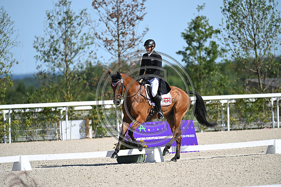 Daniel DUNST_CHEVALIER 97_Eur3DE23_87215