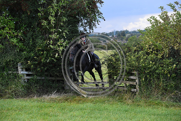 Grafton_Hunting_PN23_14401