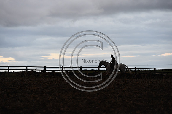 Grafton_Hunting_PN23_14386