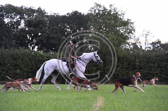 Grafton_Hunting_PN23_14377