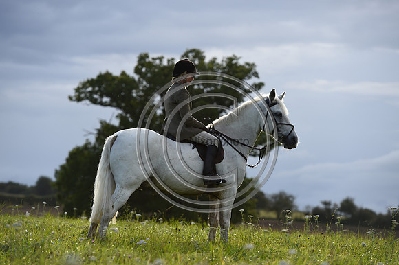 Grafton_Hunting_PN23_14337