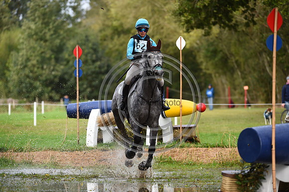 IzzyTAYLOR_BARRINGTON ALICE_LeLion_PN23_106184