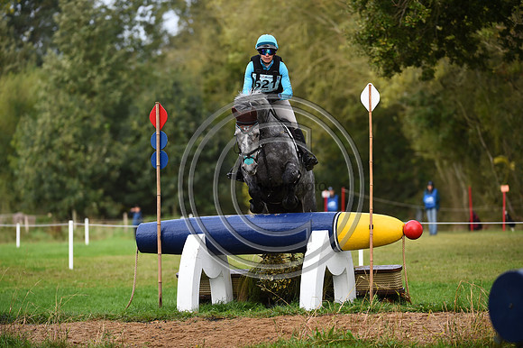 IzzyTAYLOR_BARRINGTON ALICE_LeLion_PN23_106169