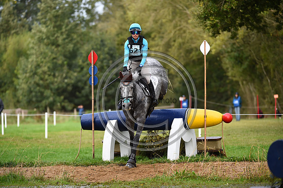 IzzyTAYLOR_BARRINGTON ALICE_LeLion_PN23_106173