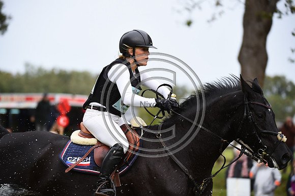 Kristyna KRAKOVSKA_COMPLICATION_LeLion_PN23_105850