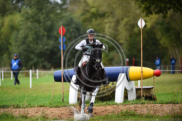 Kristyna KRAKOVSKA_COMPLICATION_LeLion_PN23_105840