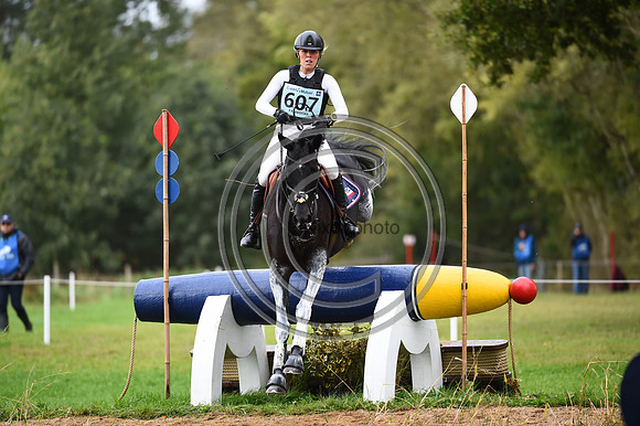Kristyna KRAKOVSKA_COMPLICATION_LeLion_PN23_105836