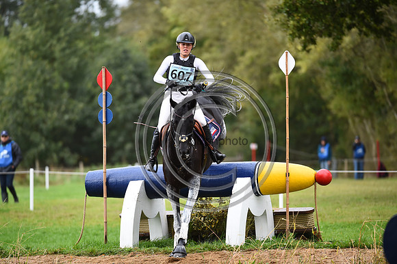 Kristyna KRAKOVSKA_COMPLICATION_LeLion_PN23_105837