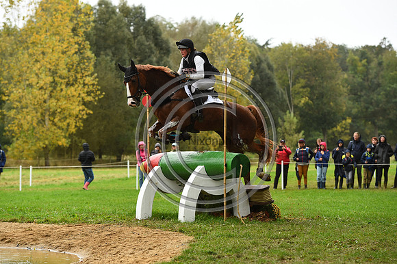 Rebecca-Juana GERKEN_LIVYA EA OLD_LeLion_PN23_106743