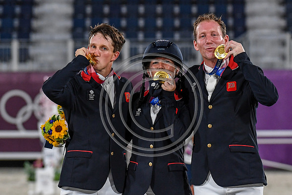 Team_Medalist_Tokyo2020_PN21_34859A
