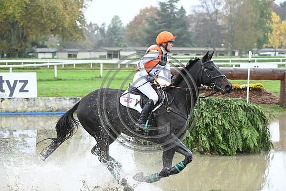 Storm Straker_FEVER PITCH_PAU_PN24_12384